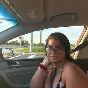 Meet your Posher, Marie